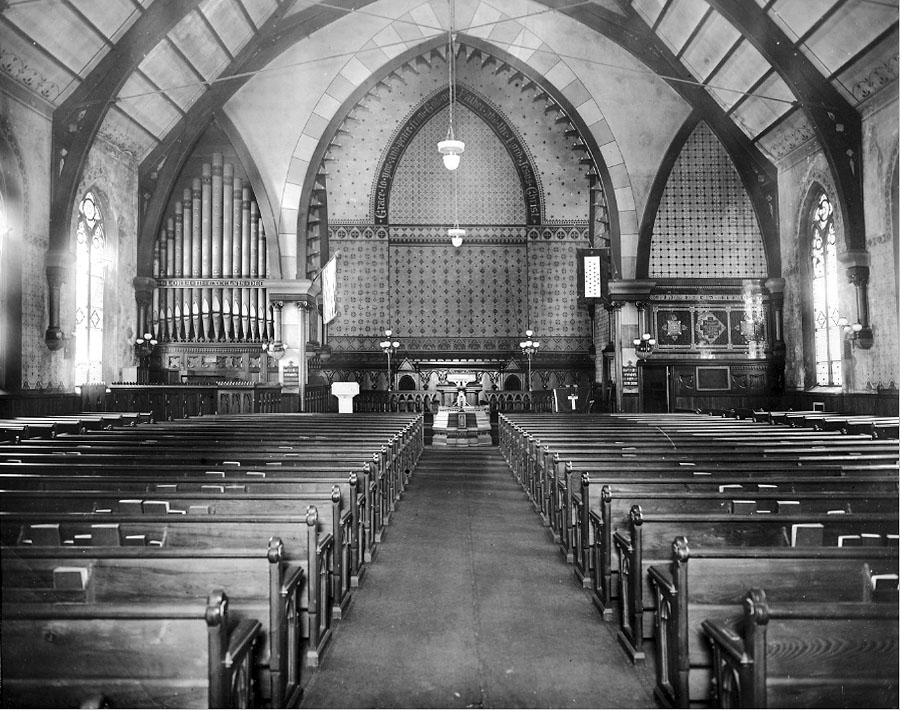Organ in church at 551 Madison Avenue